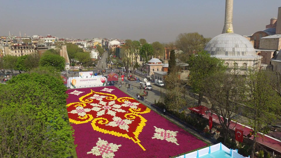 Alfombra del festival de tulipanes de Estambul
