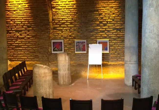 Antik Cisterna Entrance