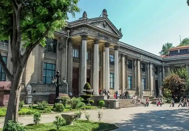 イスタンブール考古学博物館ガイド付きツアー |イスタンブール E パス