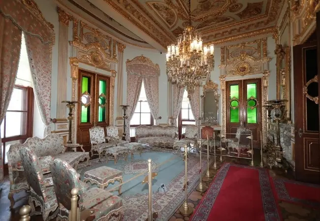 Kucuksu Pavillion Entrance