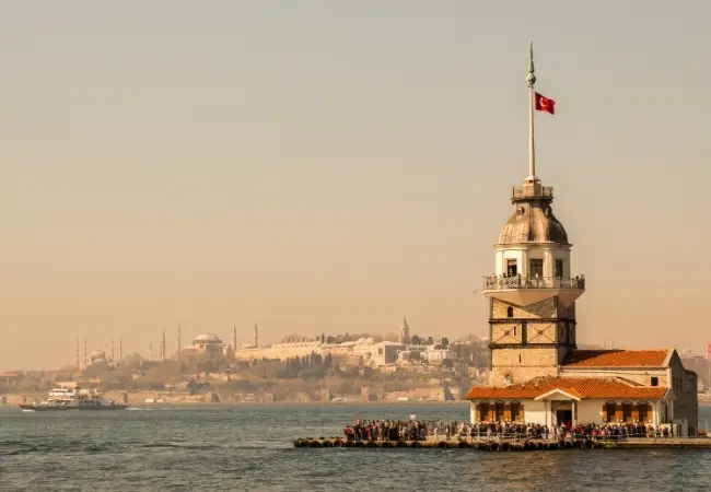 Maiden´S Tower Entrance With Audio Guide