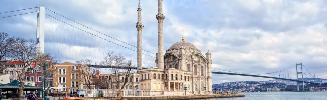 Spending time at Ortakoy with an Istanbul E-pass