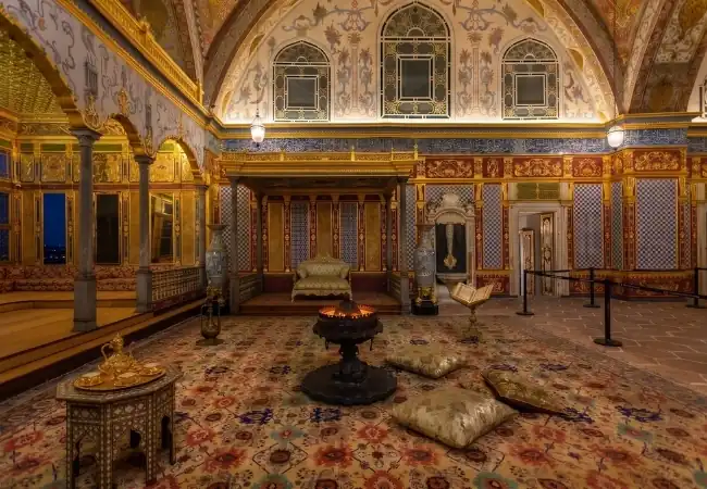 Topkapi Palace Guided Night Tour With Harem Entrance